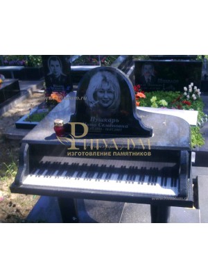 Креативный памятник 0046 Рояль — ritualum.ru